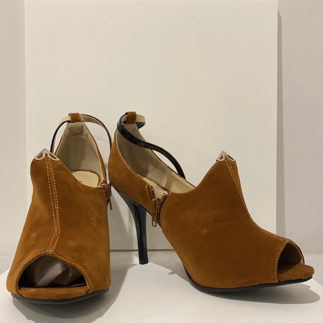 Blossom Footwear - Brown Suede Heels Size 39