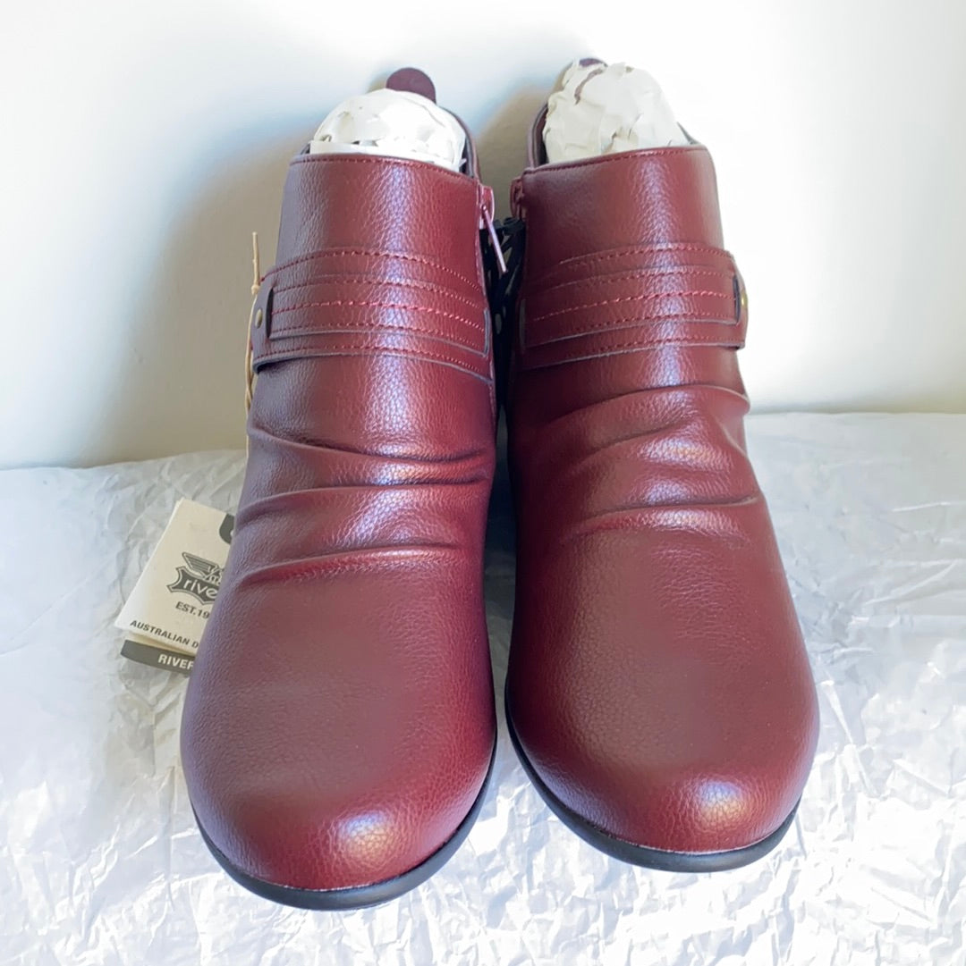 Rivers Burgundy Short Boot (Size 40)